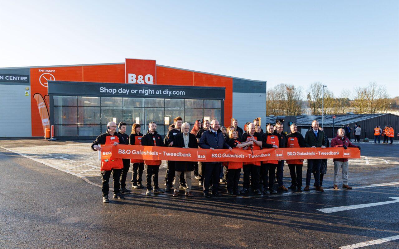 Clark contracts celebrate completion of new B&Q store in Galashiels